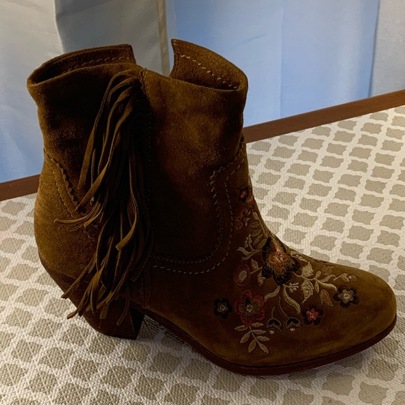 Sam Edelman Shoes - Sam Edelman short embroidered cowgirl boot